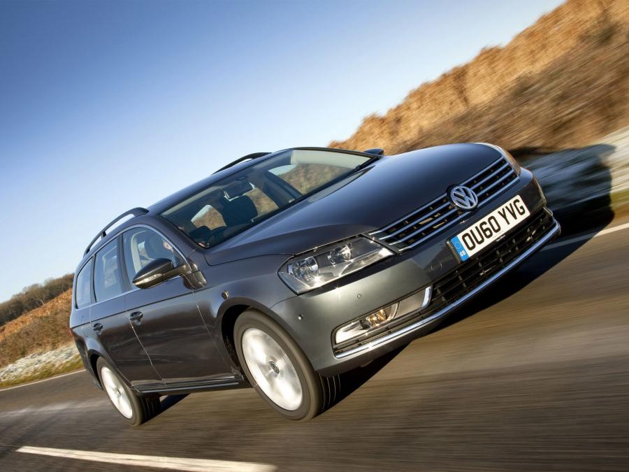  Volkswagen Passat Variant 2010 года  (UK) (фото 9 из 16)